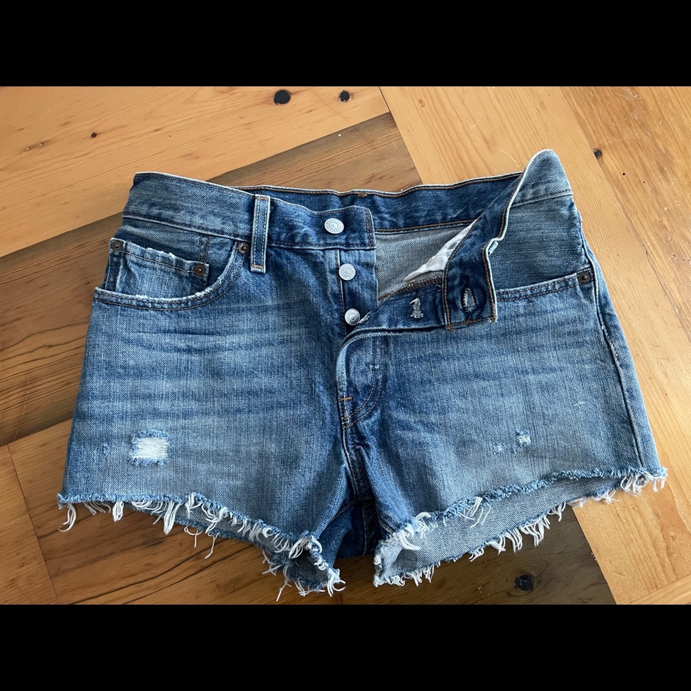 Like New Levi’s Button Fly Denim Shorts